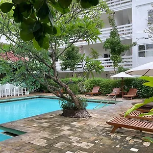 https://hotel-sari-bunga.hotelsseminyak.net